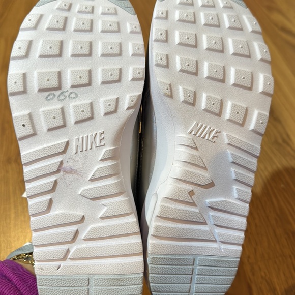 nike womens size 7